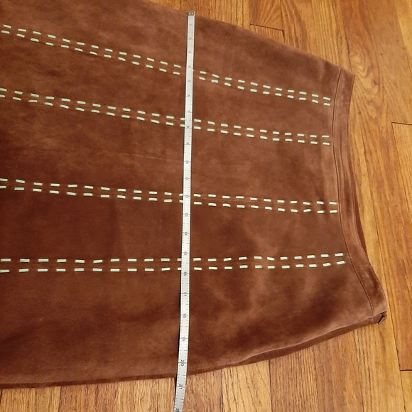 In Suede skirt - Picture 5 of 12